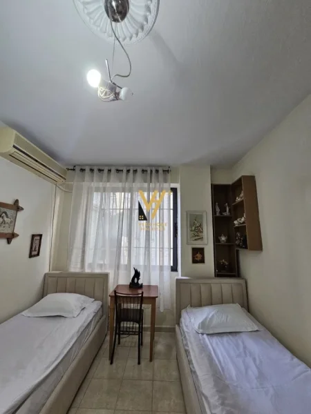 Tirane, jepet me qera apartament 2+1+Ballkon Kati 2, 97 m² 700 € (SHKOLLA E BALETIT)