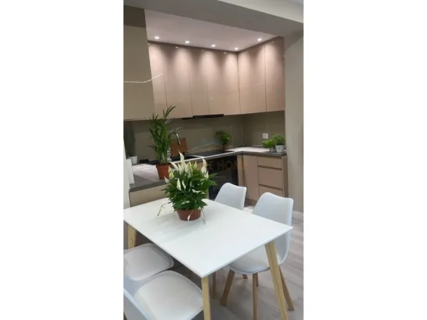 Tirane, jepet me qera apartament 1+1 Kati 1, 63 m² 600 € (Kodra e Diellit 2)