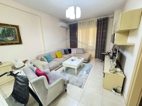 Tirane, jepet me qera apartament 1+1 Kati 6, 75 m² 500 € (Unaza e Re, Tirane)