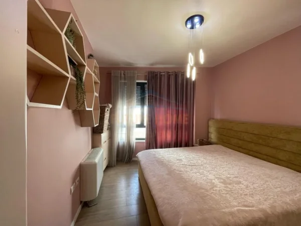 Tirane, jepet me qera apartament 2+1 Kati 3, 750 € (Rruga Frosina Plaku,21 dhjetori)