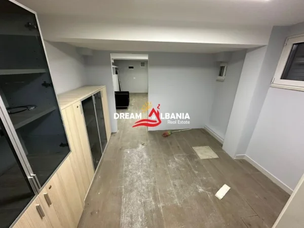 Tirane, shitet zyre Kati -1, 43 m² 95.000 € (Ne Rrugen Mine Peza)