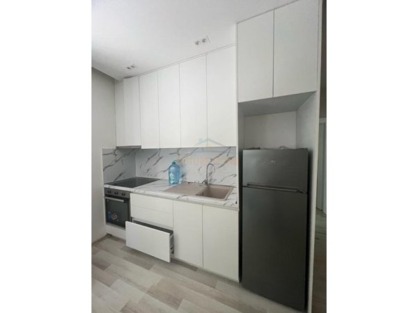 Tirane, jepet me qera apartament 1+1 Kati 2, 59 m² 600 € (Komuna e Parisit)