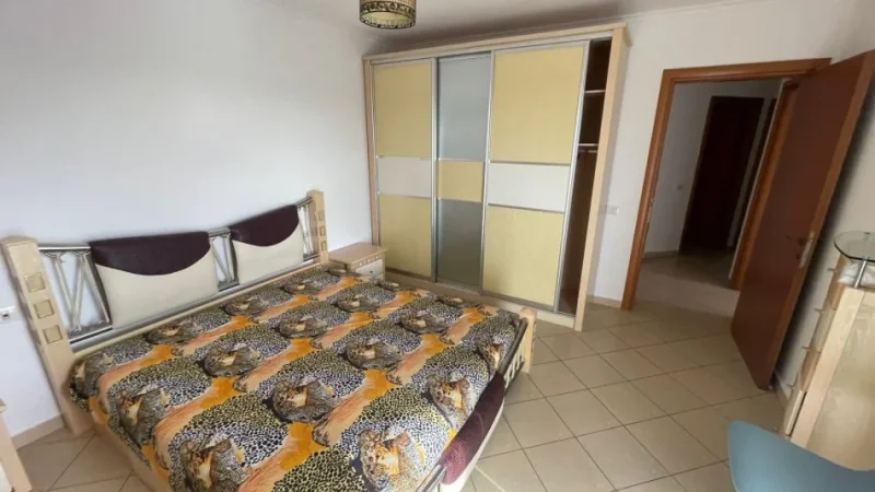 Tirane, jepet me qera apartament 2+1 Kati 5, 114 m² 450 € (Rruga e Dibrës)