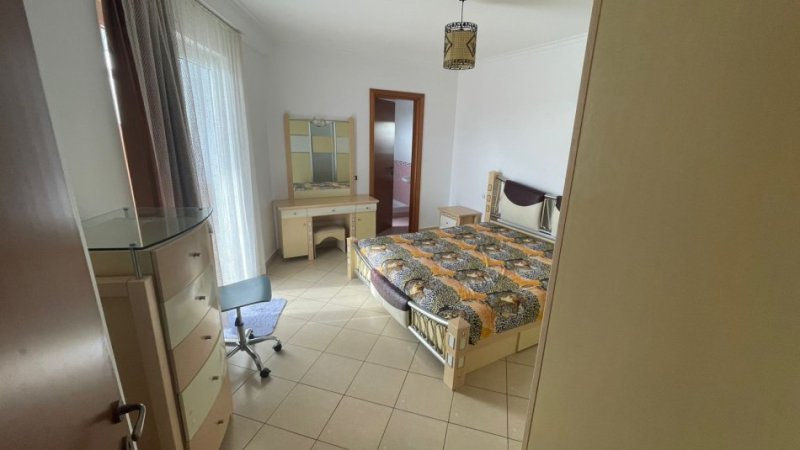 Tirane, jepet me qera apartament 2+1 Kati 5, 114 m² 450 € (Rruga e Dibrës)