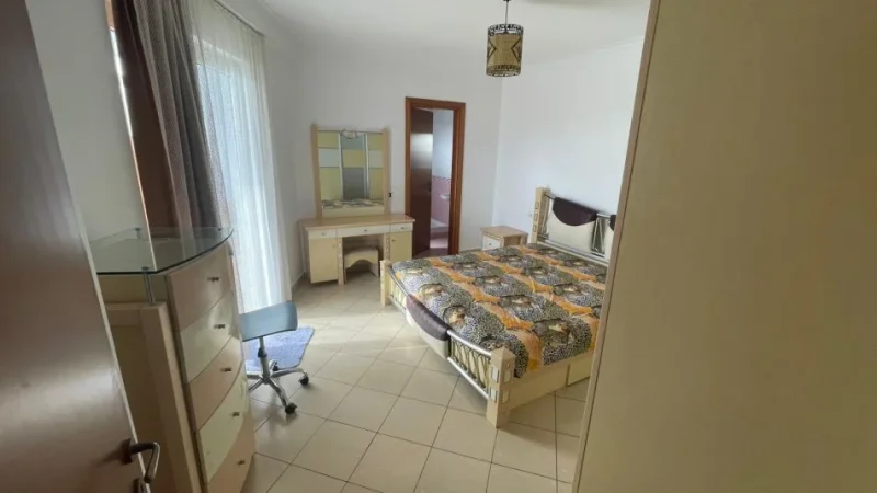 Tirane, jepet me qera apartament 2+1 Kati 5, 114 m² 450 € (Rruga e Dibrës)