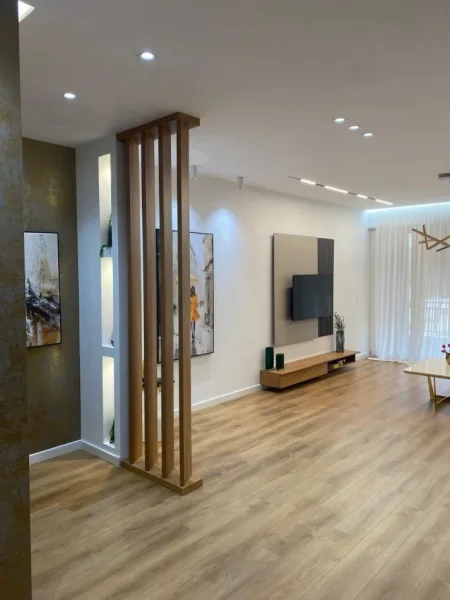 Tirane, shitet apartament 2+1+Aneks+Ballkon Kati 6, 134 m² 265.000 € (Rruga Frang Bardhi Komuna Parisit)