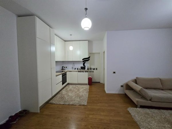 Tirane, jepet me qera apartament 1+1+Ballkon Kati 3, 90 m² 600 € (LIQENI I THATE)