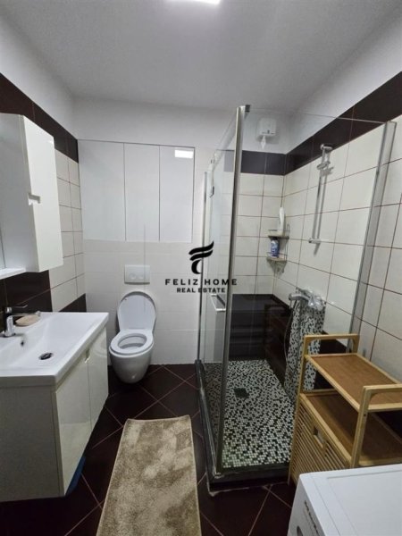 Tirane, jepet me qera apartament 1+1+Ballkon Kati 3, 90 m² 600 € (LIQENI I THATE)