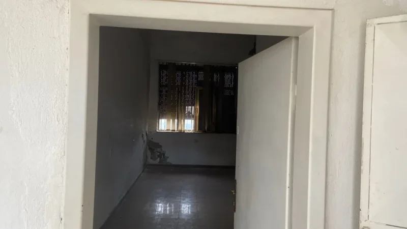 Tirane, shitet dyqan Kati 0, 126 m² 415.800 € (Ndodhet ne rrugen kryesore "Aleksander Moisiu" Cmimi:3300euro m2)