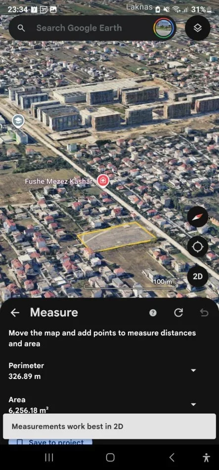 SHITET: 🟤 Tokë Arë Në Autostradën Tiranë - Durrës( 520 m Pas Delta Home ose Ardenos ) 📍Sip. 7400 m² ( Tokë e Kuqe me Intesitet 0.6) ZONË INDUSTRIALE
