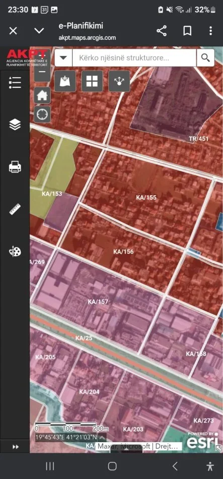 SHITET: 🟤 Tokë Arë Në Autostradën Tiranë - Durrës( 520 m Pas Delta Home ose Ardenos ) 📍Sip. 7400 m² ( Tokë e Kuqe me Intesitet 0.6) ZONË INDUSTRIALE
