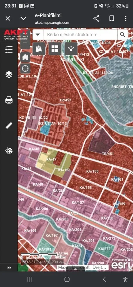 SHITET: 🟤 Tokë Arë Në Autostradën Tiranë - Durrës( 520 m Pas Delta Home ose Ardenos ) 📍Sip. 7400 m² ( Tokë e Kuqe me Intesitet 0.6) ZONË INDUSTRIALE