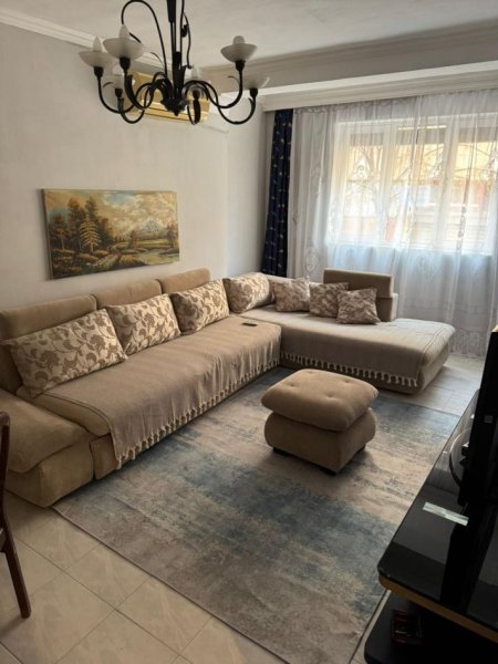 Tirane, jepet me qera apartament 2+1 Kati 1, 80 m² 600 € (Pazari i Ri)