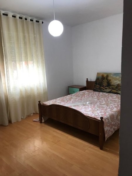 Tirane, jepet me qera apartament 2+1 Kati 1, 80 m² 600 € (Pazari i Ri)
