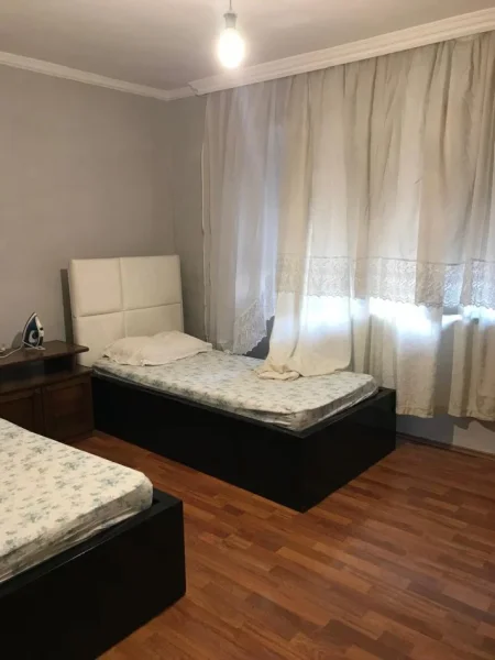 Tirane, jepet me qera apartament 2+1 Kati 1, 80 m² 600 € (Pazari i Ri)