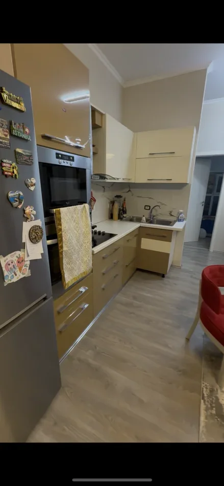 Tirane, shitet apartament 2+1+Ballkon Kati 5, 81 m² 135.000 € (Rruga pasho Hysa)