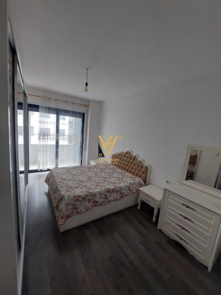 Tirane, jepet me qera apartament 2+1+Ballkon Kati 4, 118 m² 500 € (UNAZA E RE)