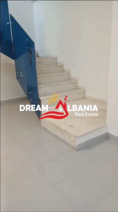 Tirane, jepet me qera zyre Kati 0, 150 m² 1.500 € (Prane Bulevardit te Ri - ID 42611308)