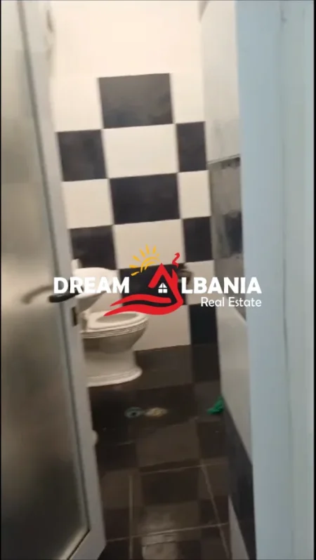 Tirane, jepet me qera zyre Kati 0, 150 m² 1.500 € (Prane Bulevardit te Ri - ID 42611308)