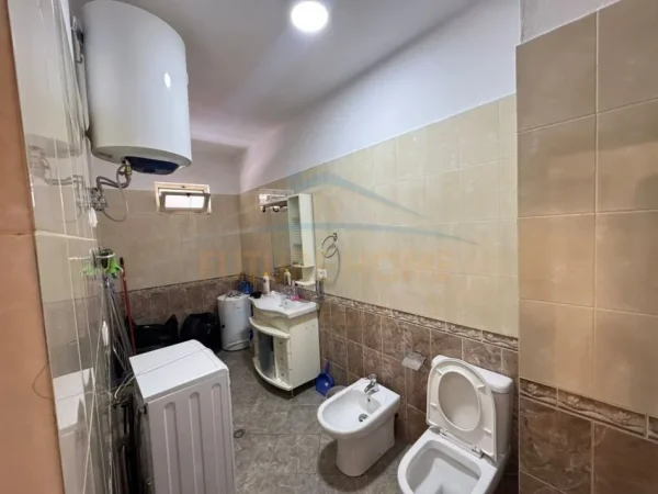 Tirane, shitet apartament 2+1 Kati 5, 95 m² 155.000 € (, Unaza e Re, Tiranë.)