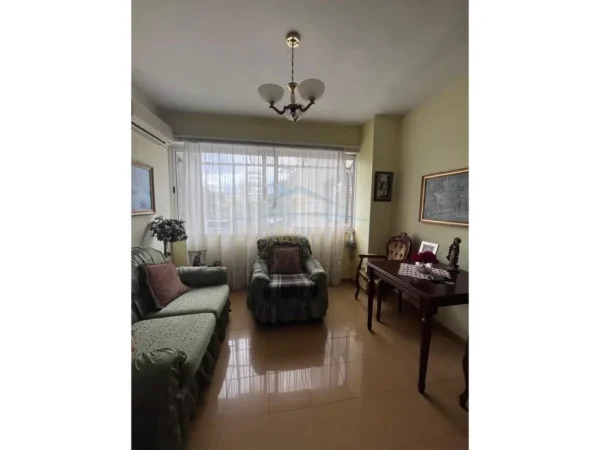 Tirane, shitet apartament 2+1+Ballkon Kati 4, 82 m² 150.000 € (21 Dhjetori)