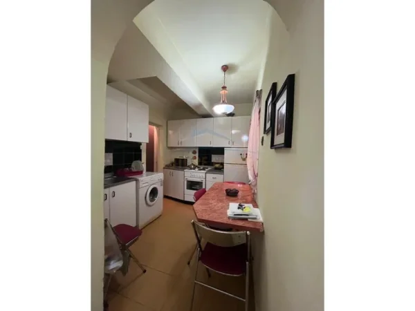 Tirane, shitet apartament 2+1+Ballkon Kati 4, 82 m² 150.000 € (21 Dhjetori)