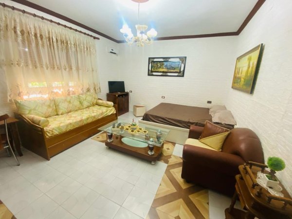 Tirane, jepet me qera apartament 1+1 Kati 2, 55 m² 400 € 