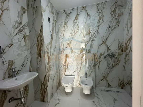 Tirane, shitet apartament 2+1+Ballkon Kati 6, 108 m² 195.000 € (Oxhaku, Kompleksi ASL)