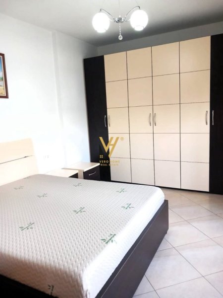 Tirane, jepet me qera apartament 1+1+Ballkon Kati 5, 75 m² 530 € (RRUGA JORDAN MISJA)