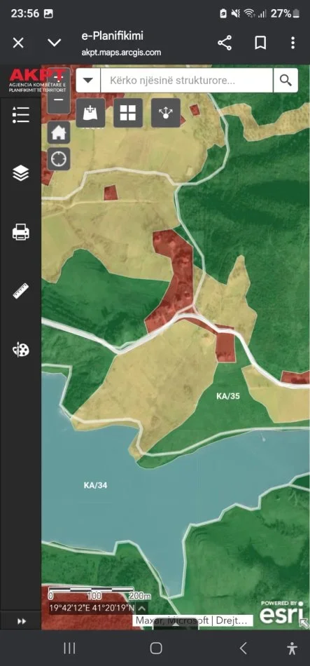 SHITET: 🟤 Tokë Vreshtë Në Kashar ( Buzë Liqenit të Kusit / Kasharit )📍Sip. 9000 m² ( Tokë e Verdhë) 520,000€😮