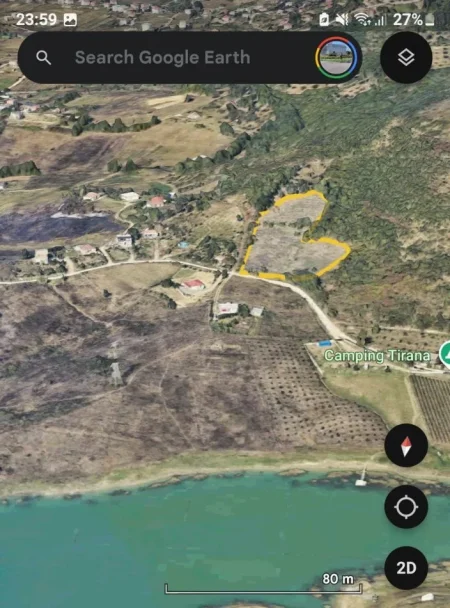 SHITET: 🟤 Tokë Vreshtë Në Kashar ( Buzë Liqenit të Kusit / Kasharit )📍Sip. 9000 m² ( Tokë e Verdhë) 520,000€😮