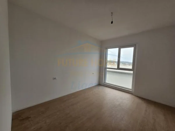 Tirane, shitet apartament 2+1+Ballkon Kati 4, 84 m² 110.000 € ((+P. Parkimi) QTU, Univers City)