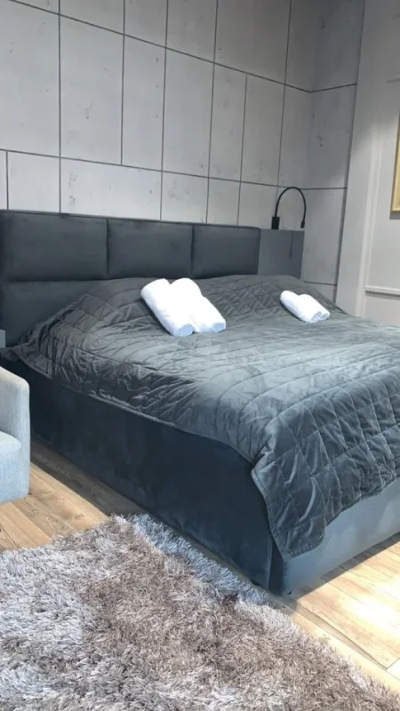 Tirane, jepet me qera apartament 1+1+Ballkon Kati 4, 92 m² 900 € (liqeni i thate)