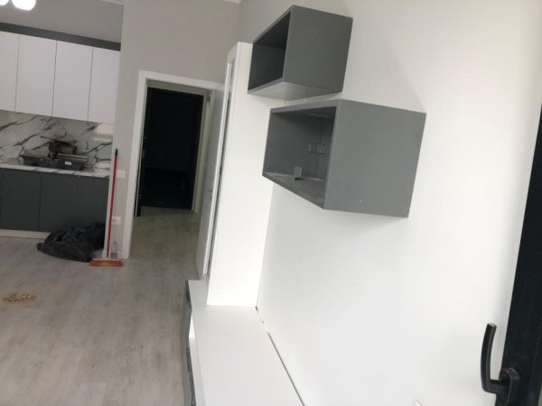 Tirane, jepet me qera apartament 1+1+Ballkon Kati 7, 75 m² 650 € (sqaure 21)