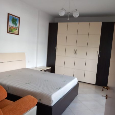 Tirane, jepet me qera apartament 1+1 Kati 4, 80 m² 530 € (gener 2)