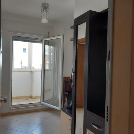 Tirane, jepet me qera apartament 1+1 Kati 4, 80 m² 530 € (gener 2)