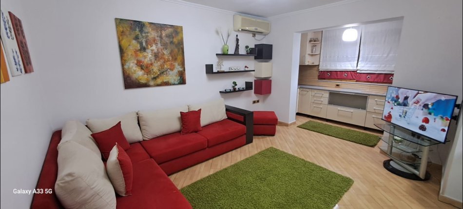 Tirane, jap me qera apartament 1+1+Aneks, Kati 4, 55 m² 500 € (Qamil Guranjaku)