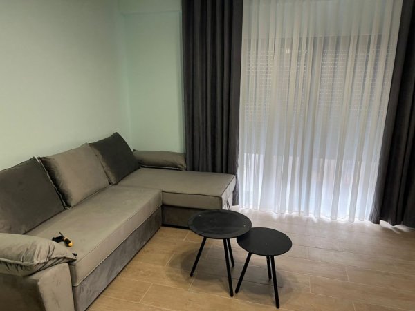 Tirane, jepet me qera apartament 1+1 Kati 4, 70 m² 500 € (Kodra e diellit)
