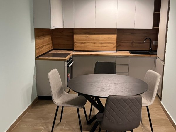 Tirane, jepet me qera apartament 1+1 Kati 4, 70 m² 500 € (Kodra e diellit)