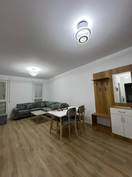 Tirane, jepet me qera apartament 2+1+Ballkon Kati 3, 94 m² 450 € (Gryka Kacanikut Univers City)