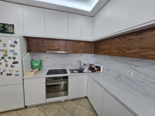 Tirane, shitet apartament 1+1+Aneks+Ballkon Kati 2, 75 m² 93.000 € (shkoze)