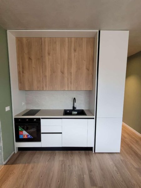 Tirane, jepet me qera apartament 1+1+Aneks+Ballkon Kati 7, 45 m² 500 € (astir)