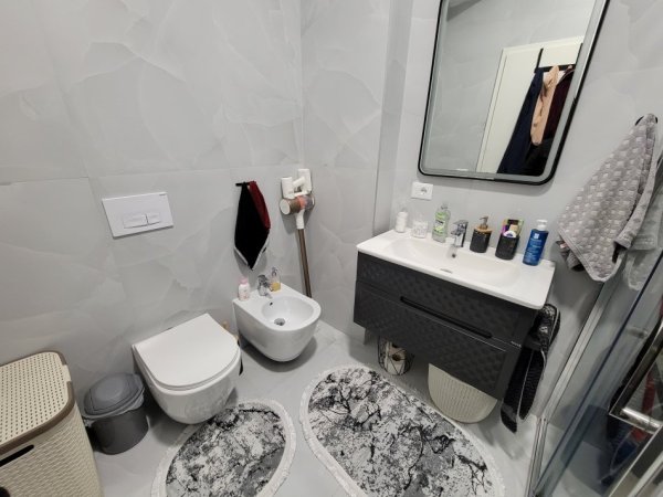 Tirane, shes apartament 2+1+Ballkon Kati 5, 87 m² 160.000 € (Ali Demi. Kompleksi Kaimi)