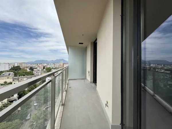 Tirane, shitet apartament 1+1+Ballkon , 75 m² 165.000 €