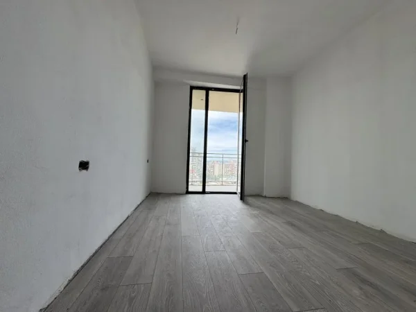 Tirane, shitet apartament 1+1+Ballkon , 75 m² 165.000 €