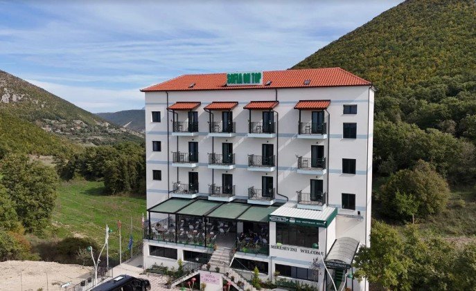 VILA SOFIA - Resort Natyror Malor ne Tepelene, Memaliaj, Fshati Gllave