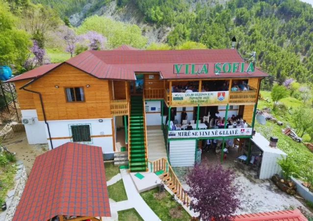 VILA SOFIA - Resort Natyror Malor ne Tepelene, Memaliaj, Fshati Gllave