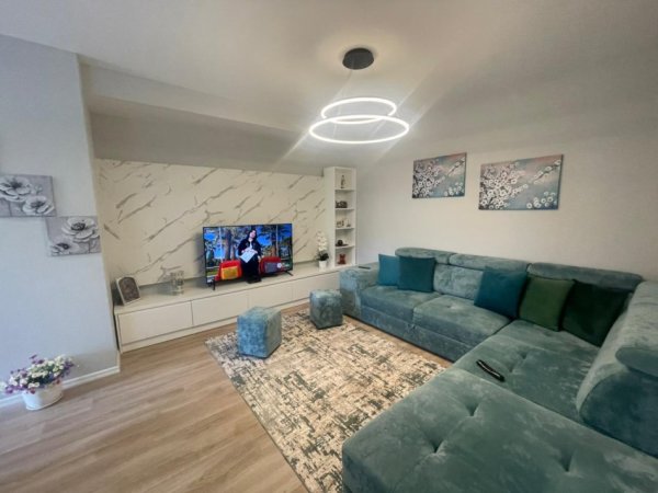 Tirane, shitet 2+1+Ballkon Kati 3, 97 m² 129.000 € (Rruga Loni Ligori)
