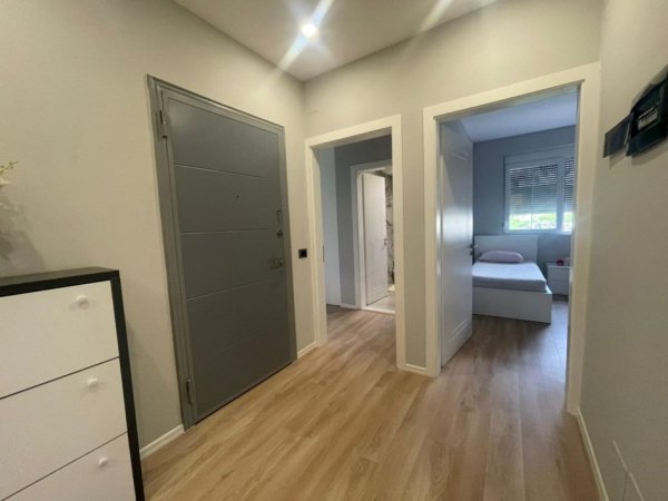Tirane, shitet 2+1+Ballkon Kati 3, 97 m² 129.000 € (Rruga Loni Ligori)