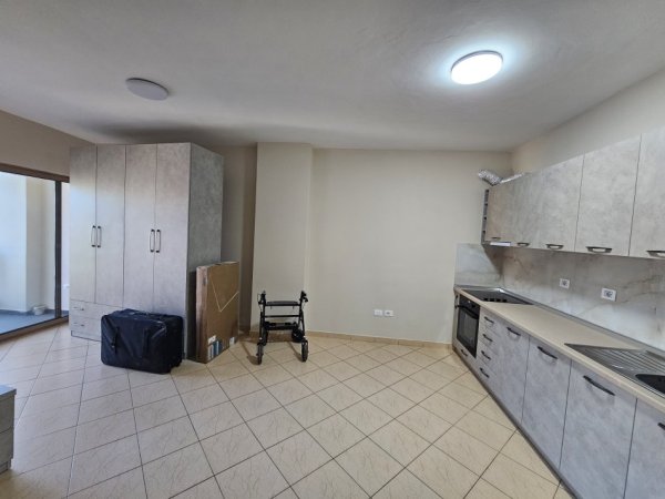 Tirane, shitet apartament 1+1 Kati 8, 63 m² 100.000 € (YZBERISHT)